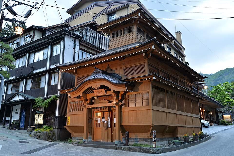 野沢温泉 大湯の外観