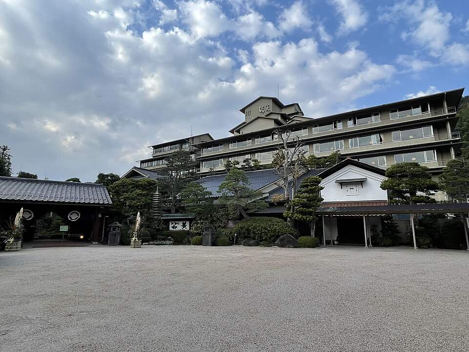 玉造温泉の旅館「佳翠苑 皆美」の前景