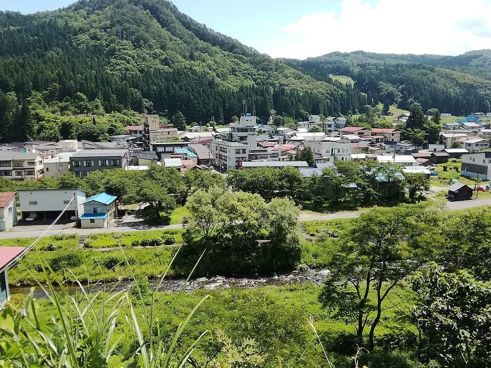 甲子大黒天本山から見下ろした小野川温泉の温泉街
