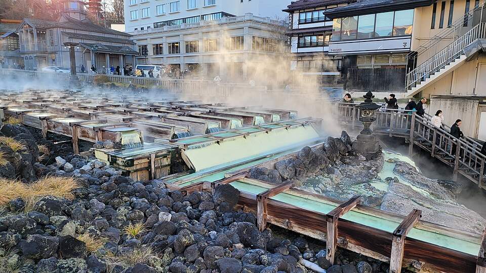 湯けむりの上がる草津温泉の湯畑